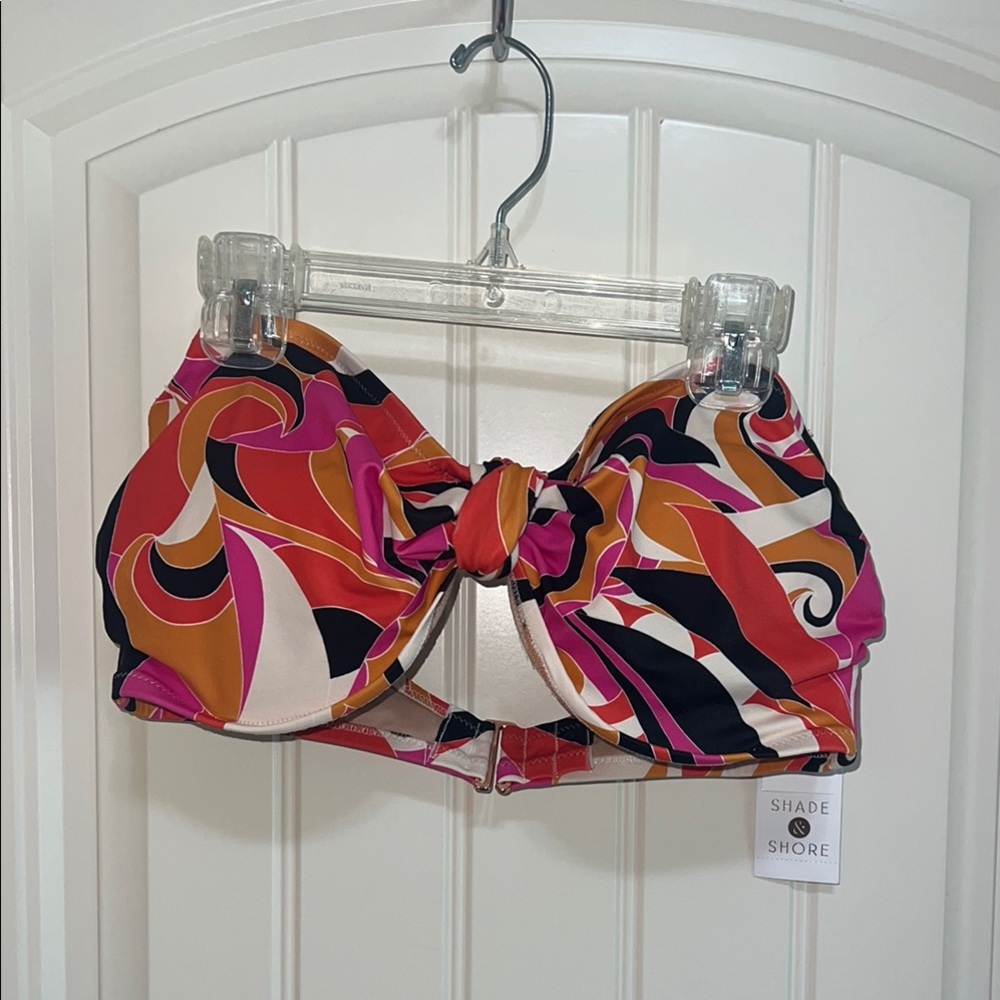 Shade & Shore swirl bikini top. NWT. Size 36DD